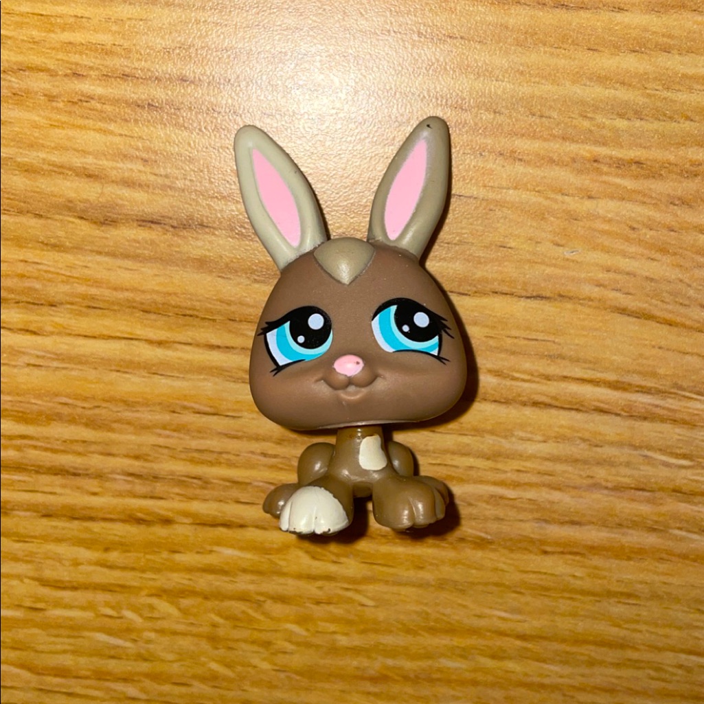 Littlest Pet Shop # 1332 Dark Brown Baby Bunny Rabbit With Blue Eyes